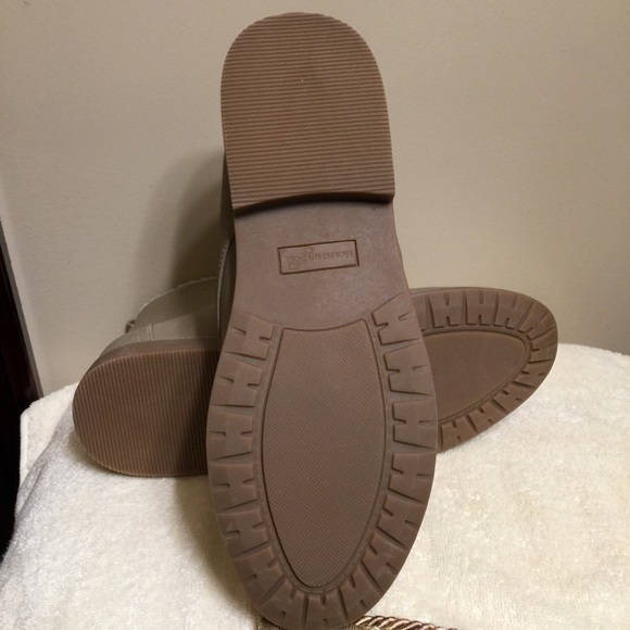 New Mountain sole women’s Charlie ankle booties - Picture 6 of 7